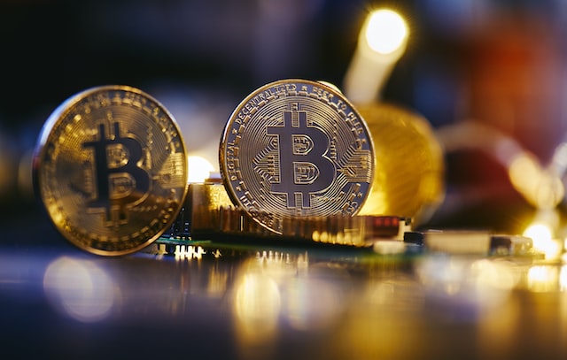 一持有687枚BTC的休眠地址在10.3年后被激活