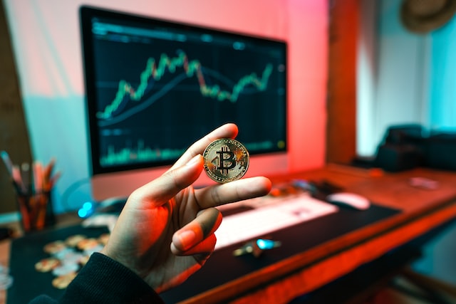某交易者30分钟前花费384枚ETH（120万美元）买入423,196枚FRIEND